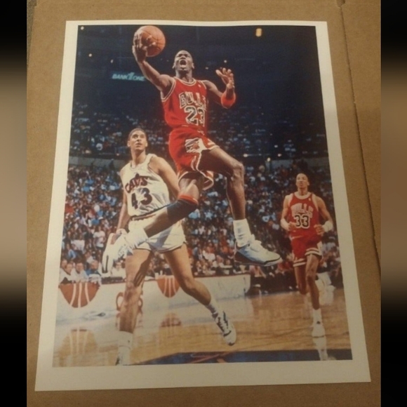 NEW! MICHAEL AIR💨 JORDAN BULLS ULTRA GLOSSY 8.5x11 OLD SCHOOL POSTER BUNDLE SET - Picture 1 of 5